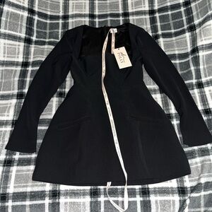 Oh Polly Taesha Square Neck Structured Tulip Mini Dress Black Size 6 NWT